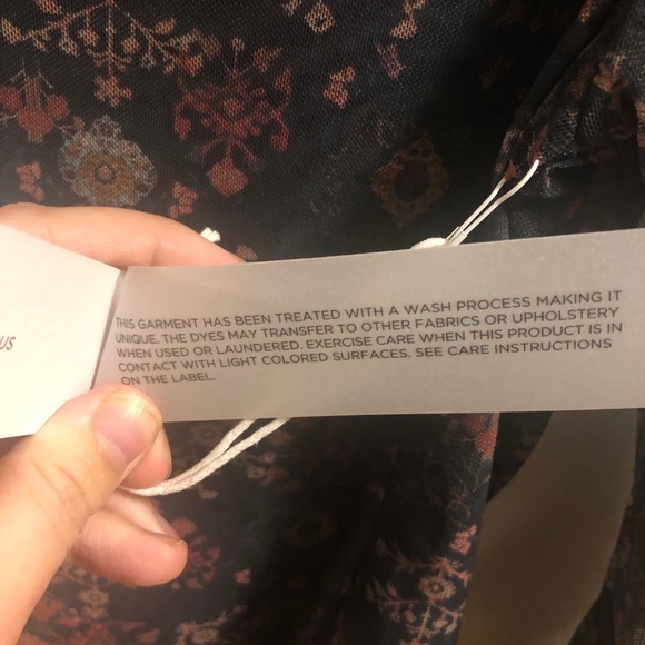 🌟5 for $25🌟 NWT Stateside Floral Sheer Blouse Top - Picture 7 of 7